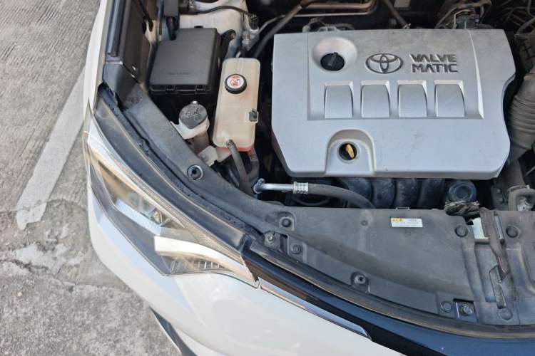 Used Toyota RAV4 2019 2.0L CVT Two-Wheel Drive Luxury Version China VI Standard
