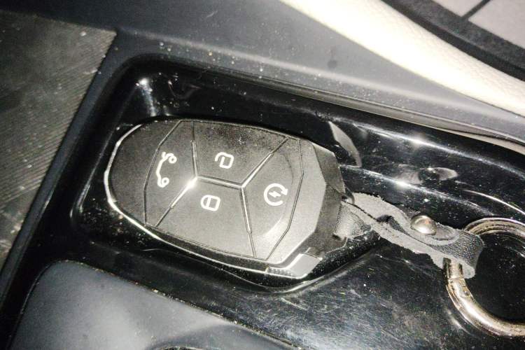 Used Lynk & Co 02 2019 1.5T DCT Two-Wheel Drive Shine Pro Edition China VI Standard Vehicle Key