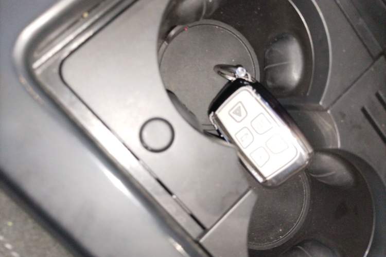 Used Land Rover Discovery Sport 2019 240 PS SE Version China VI Standard Vehicle Key