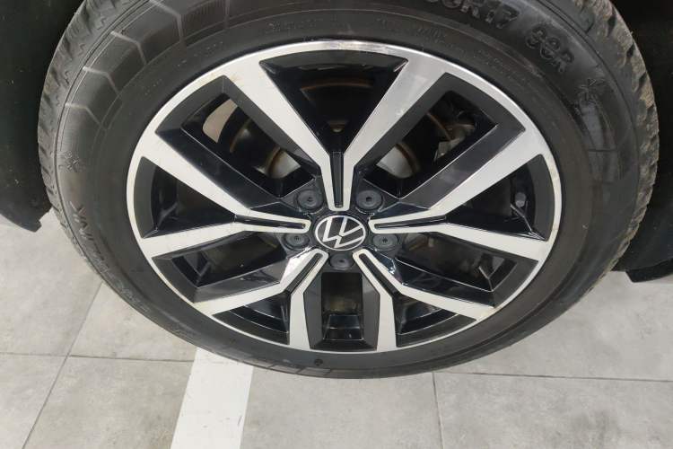 Used Volkswagen Magotan 2020 330TSI DSG Leading Model Right Rear Wheel Hub