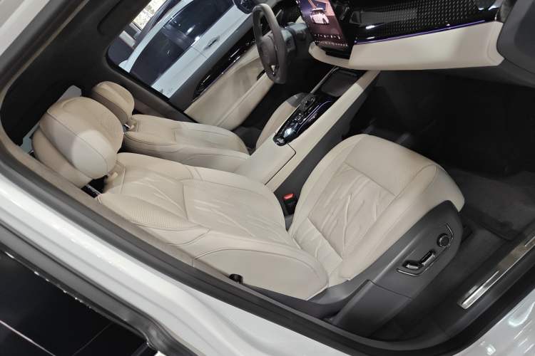 Used Zeekr 009 2024 7-Seater Aisle Version 108 kWh