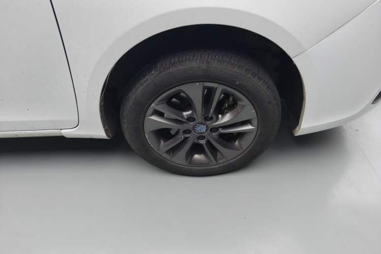 Used BYD Qin New Energy 2017 Qin 1.5T 100 Right Front Wheel Hub