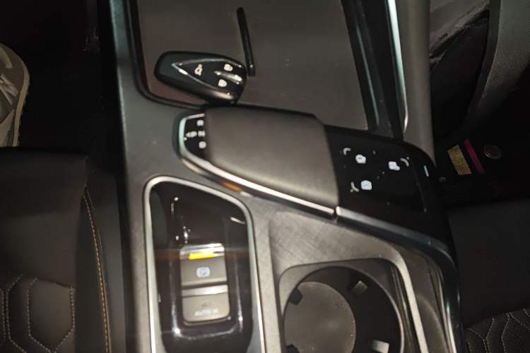 Used CHANGAN UNI-T 2022 1.5T Prestige Version Gear Lever