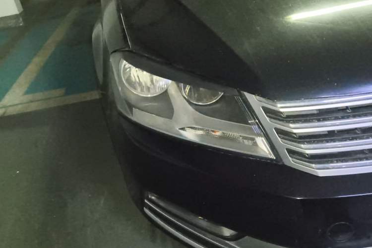 Used Volkswagen Magotan 2013 1.8TSI Comfort Model Right Front Headlight