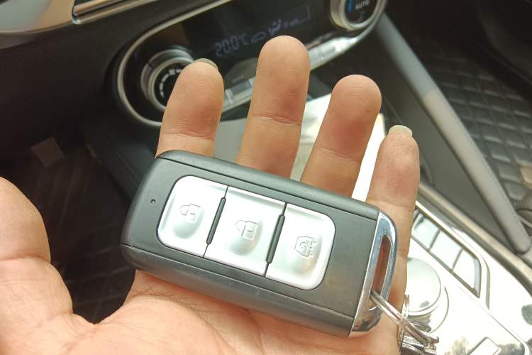 Used Dongfeng Fengon E3 2019 EVR Extended-Range Luxury Model Vehicle Key