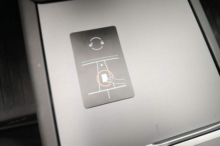 Used Tesla Model Y 2025 Rear-Wheel-Drive Version