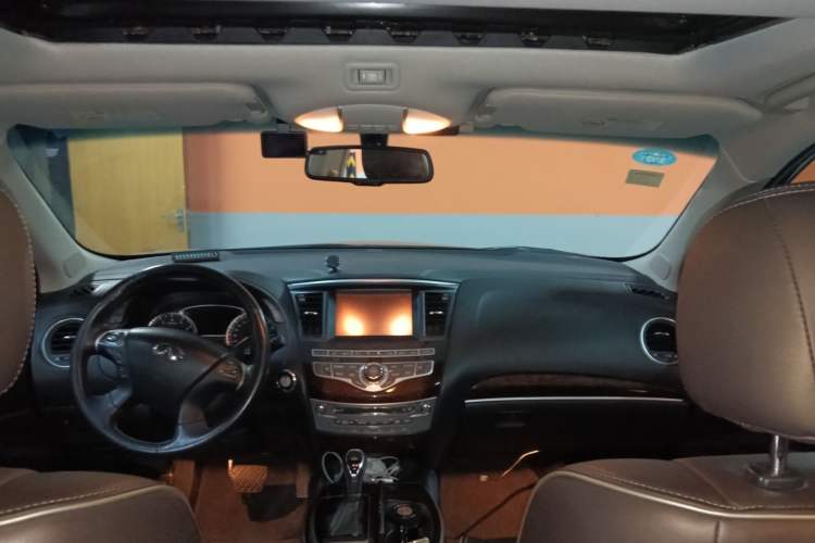 Used Infiniti QX60 2016 2.5 S/C Hybrid Two-Wheel-Drive Excellence Edition China V Standard
