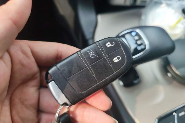 Used Jeep Grand Cherokee 2014 3.0TD Diesel Comfort Navigation Version Interior 1