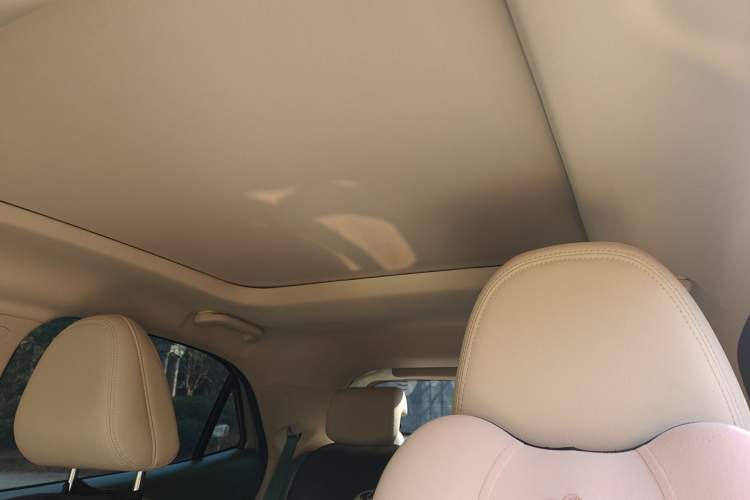 Used ORA Good Cat 2022 400km Standard Range Premium Version Lithium Iron Phosphate Headliner