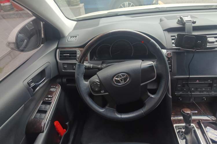 Used Toyota Camry 2016 2.0G 10th Anniversary Leading Edition
