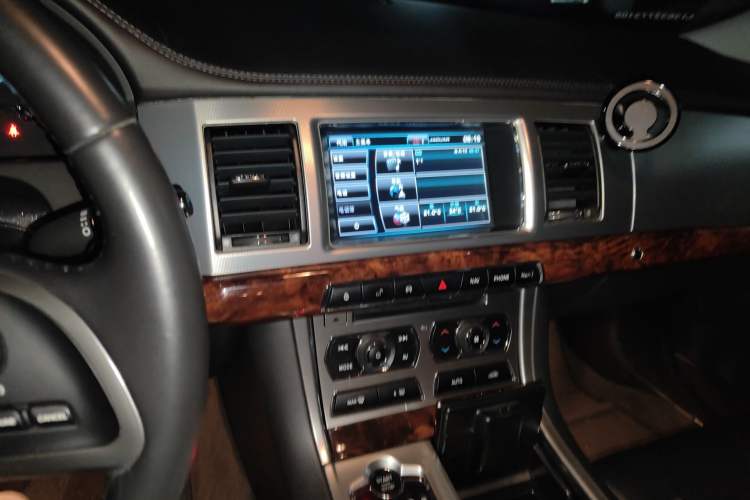 Used Jaguar XF 2014 XF 2.0T Luxury Edition
