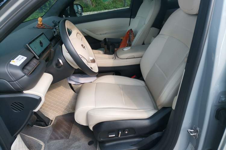 Used Nio ES6 2024 75 kWh Left Front Seat