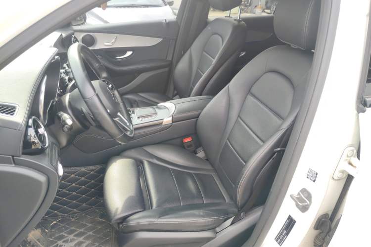 Used Mercedes-Benz GLC Coupe 2020 GLC 260 4MATIC Coupe SUV Left Front Seat