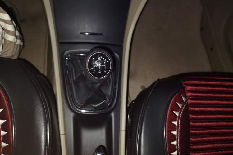 Used Suzuki Alivio 2015 1.6L Manual Comfort Model Gear Lever