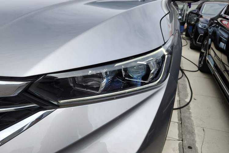 Used Dongfeng Aeolus AX7 2020 1.6T Automatic AI Navigation Model China VI Standard Left Front Headlight