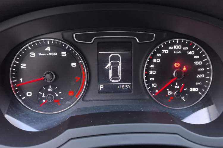 Used Audi Q3 2015 30 TFSI Comfort Model