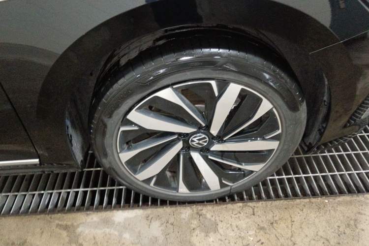 Used Volkswagen Passat 2025 Premium Version 380TSI Dragon Edition
