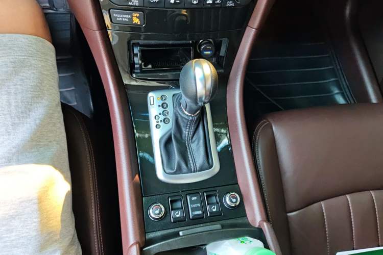 Used Infiniti QX50 2015 2.5L Luxury Edition Gear Lever
