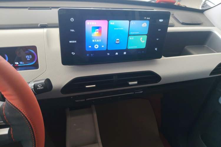 Used Geely Galaxy Panda 2024 Panda Mini 200km Endurance Bear Audio And AC Panel