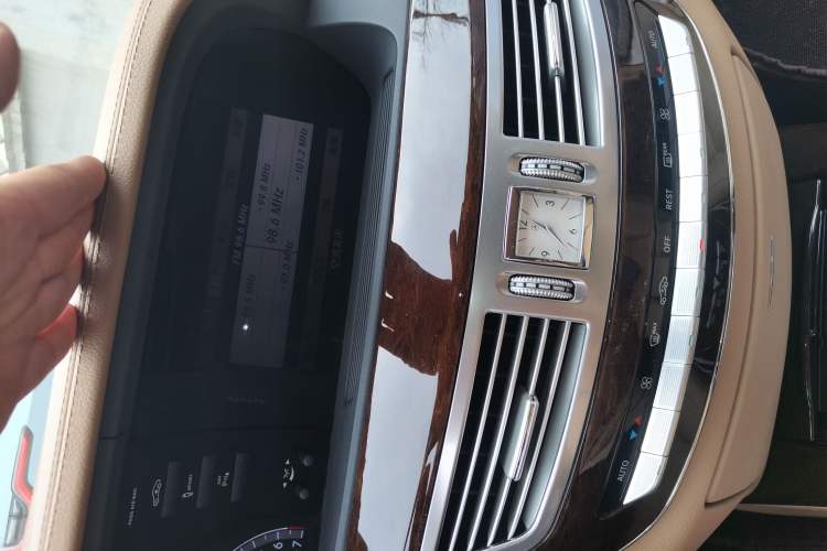 Used Mercedes-Benz S-Class 2010 S 300 L Luxury Model
