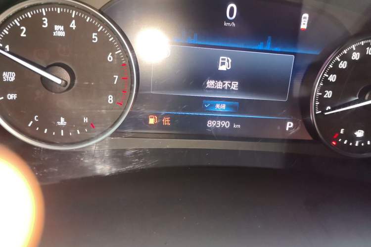 Used Buick GL8 2023 Land Executive Class Smart Enjoyment Model Odometer Close Up