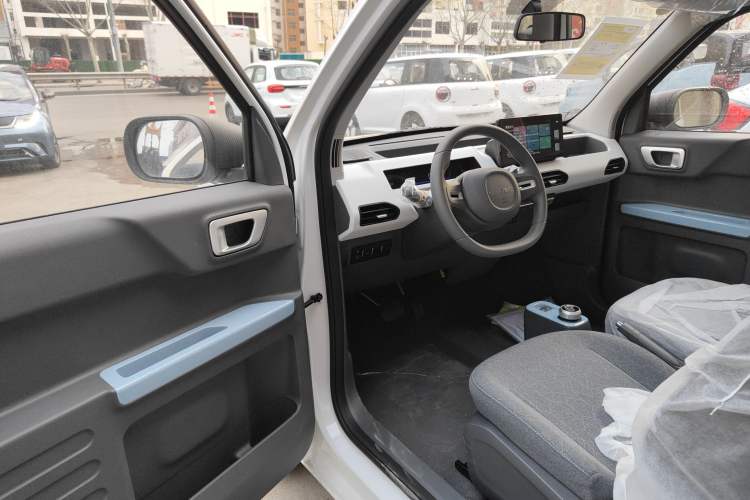 Used Geely Galaxy Panda 2024 Panda Mini 200km Endurance Bear
