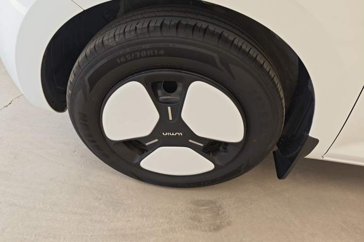 Used CHANGAN NEVO Lumin 2024 301km Orange Wind Edition Left Front Wheel Hub