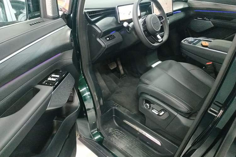 Used Geely Galaxy LEVC L380 2024 100 kWh 6-Seater Two-Wheel Drive Air