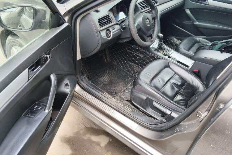 Used Volkswagen Passat 2013 1.8TSI DSG Prestige Edition Driver Seat