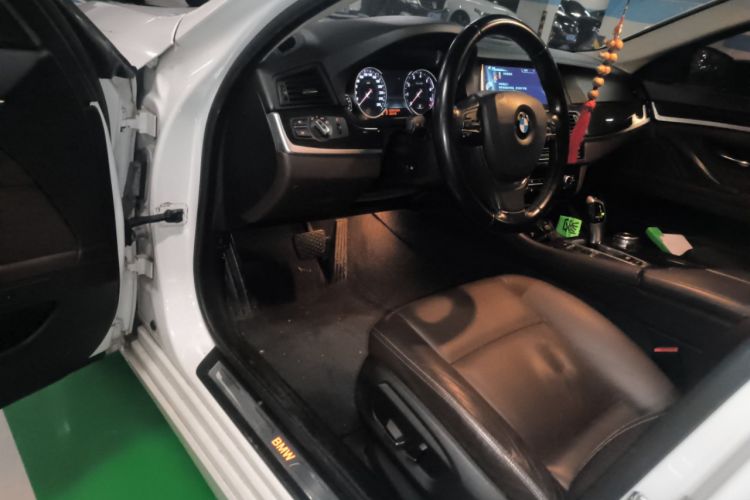 Used BMW 5 Series 2014 525Li Luxury Design Package