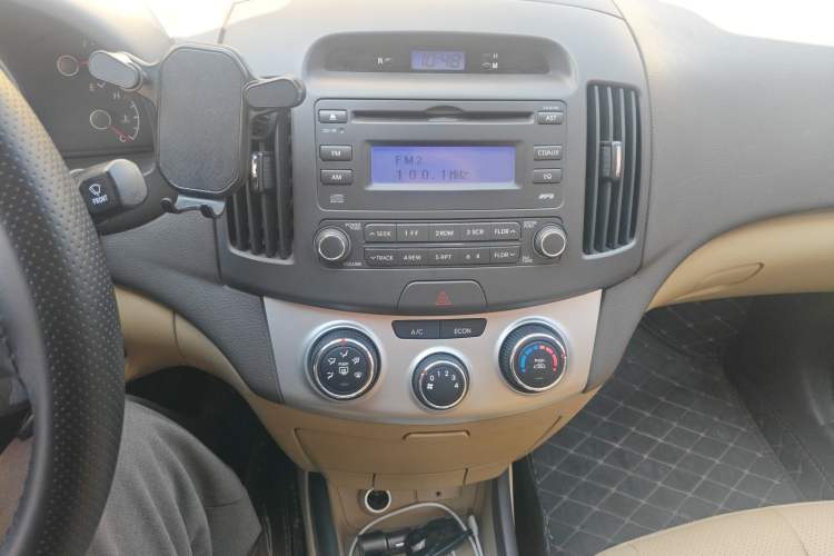 Used Hyundai Celesta 2010 1.6L MT GLS Audio And AC Panel