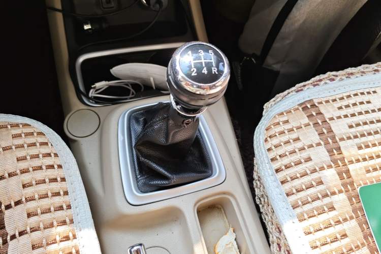 Used Jinbei 750 2016 1.5L Luxury Model Gear Lever