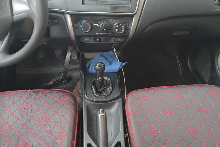 Used Honda City 2015 1.5L manual Comfort version