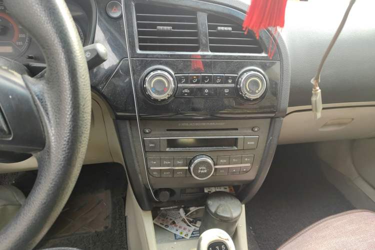 Used Soueast V3 Lingyue 2012 1.5L Manual Luxury Edition