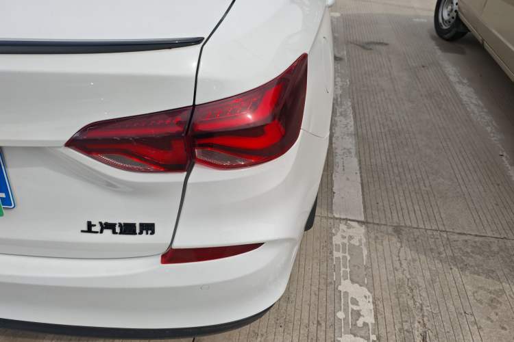 Used Chevrolet Monza 2020 Light Hybrid Redline 320T Dual-Clutch Thrilling Edition Right Rear Taillight