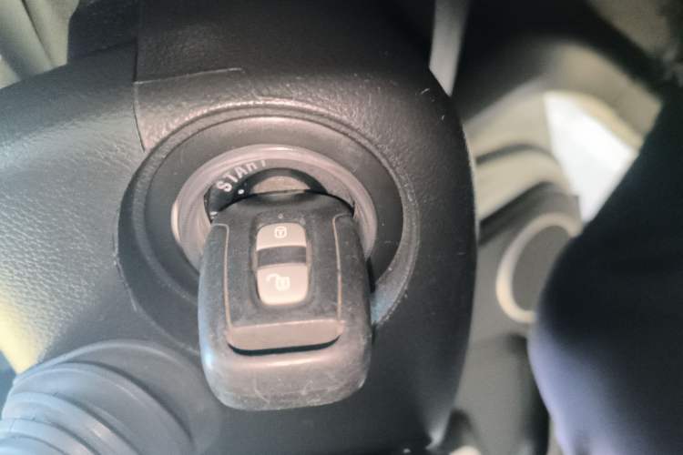 Used Chevrolet Captiva 2014 2.4L Two-Wheel Drive Urban Version 7 Seats
