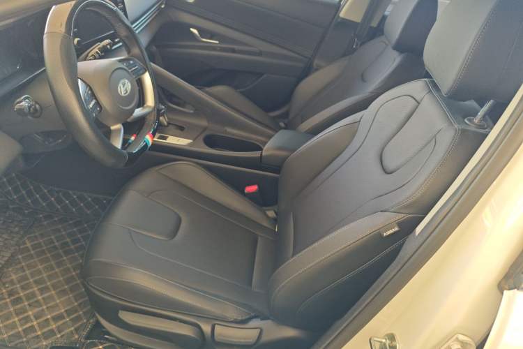 Used Hyundai Elantra 2023 1.5L CVT GLX Elite Edition Left Front Seat