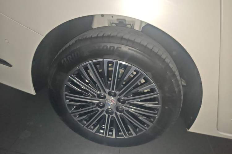 Used Buick GL8 New Energy 2024 Lu Zun Luxury Edition 7-Seater