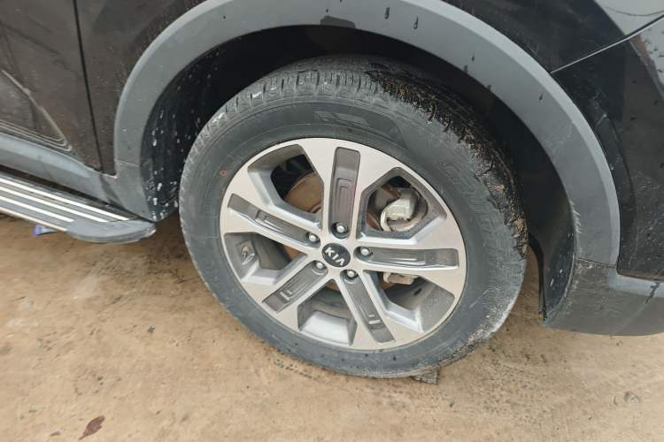 Used Kia Sportage R 2019 2.0L Automatic Smart Luxury Edition Right Front Wheel Hub