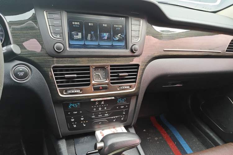 Used Hongqi H7 2018 1.8T Comfort Edition Audio And AC Panel