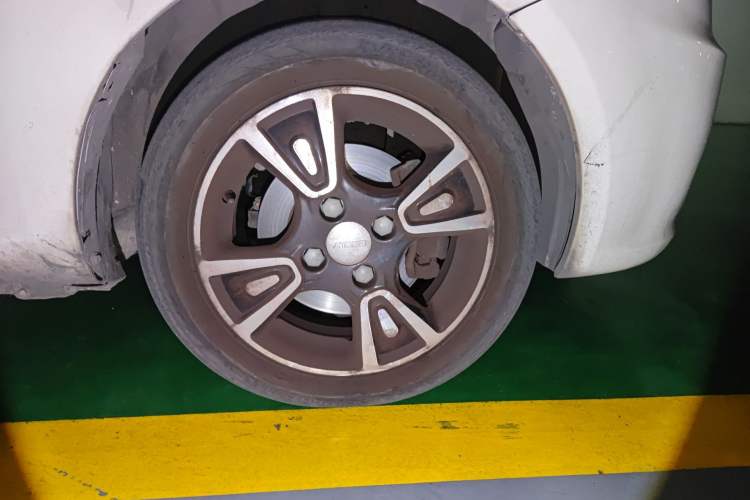 Used Geely Auto Panda Classic 2016 1.0L Manual "Mengdong" Edition Right Front Wheel Hub