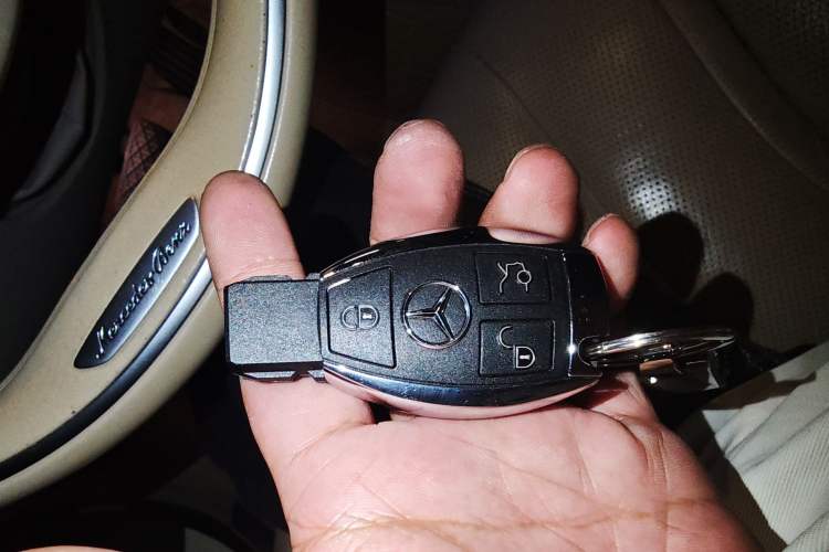 Used Mercedes-Benz S-Class 2017 S 320 L Business Model Vehicle Key