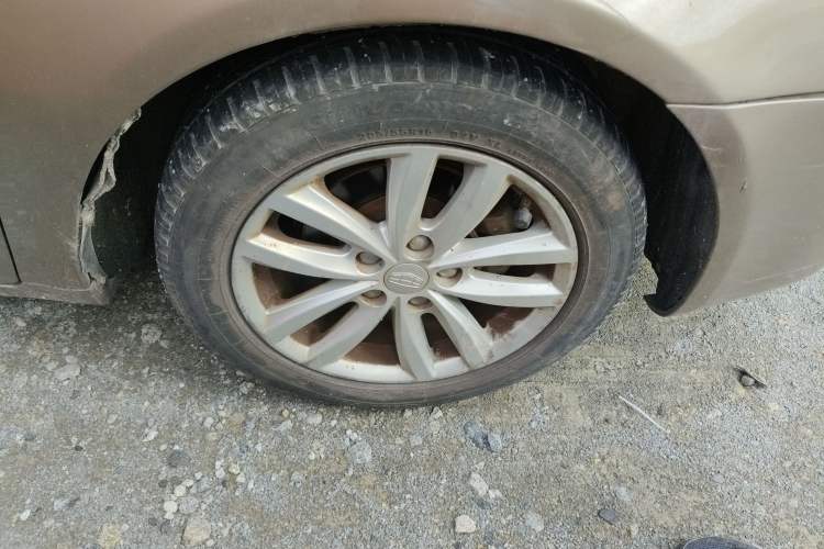 Used Geely Auto Classic Emgrand 2013 Sedan 1.8L CVT Prestige Model