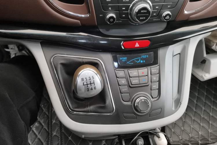 Used JAC Refine M5 2016 2.0T Gasoline Manual Business Edition