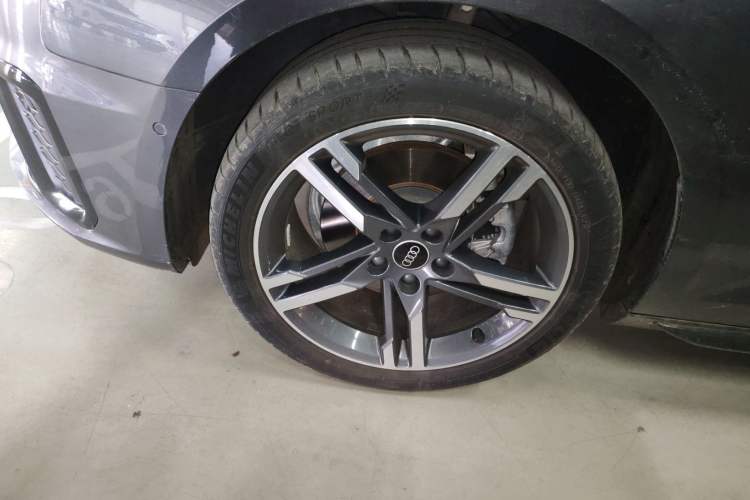 Used Audi A4L 2022 40 TFSI Luxury Dynamic Model
