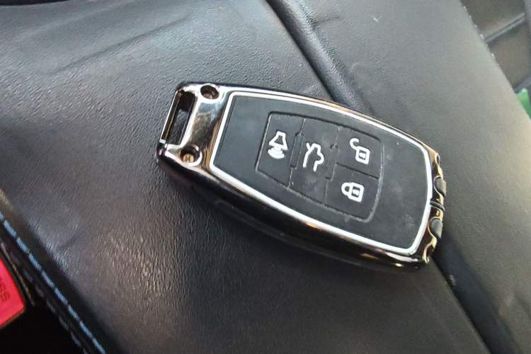 Used BAIC Off-Road BJ40 2019 2.3T Automatic Four-Wheel Drive Urban Hunter Edition Premium Model China VI Emission Standard
