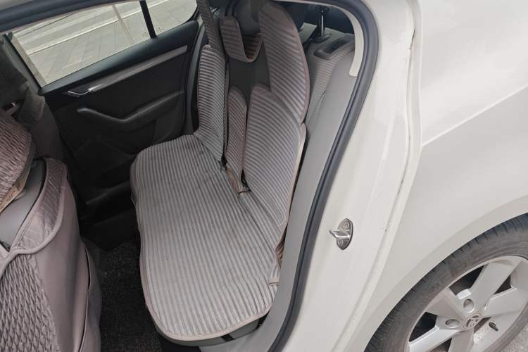 Used Skoda Octavia 2015 1.6L Manual Yijie Edition
