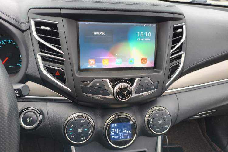 Used BYD Song New Energy 2017 Song DM 1.5TID All-Wheel Drive Prestige Model Audio And AC Panel