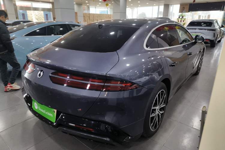 Used Denza Z9 2024 1100 km Four-Wheel Drive Max Version
