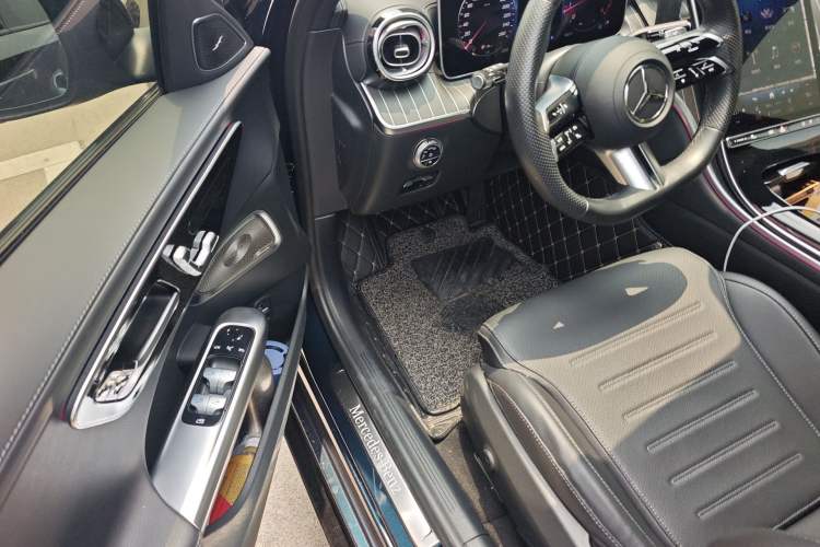 Used Mercedes-Benz C-Class 2023 Restyled C 260 L Night Edition Sports Version
